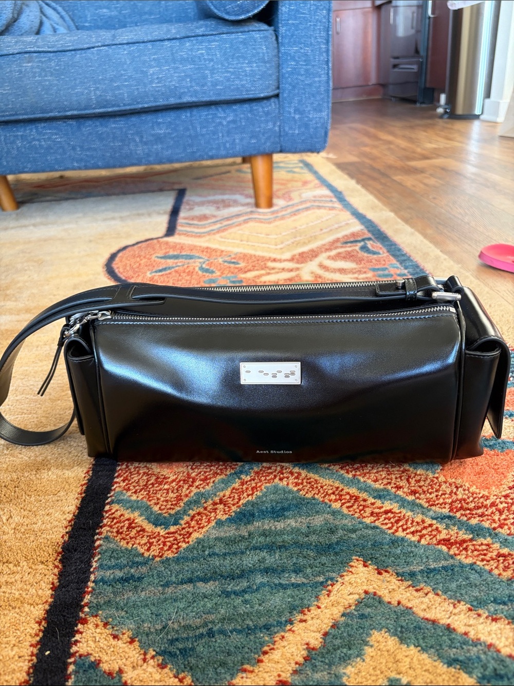 Aest Studios capture medium sling bag